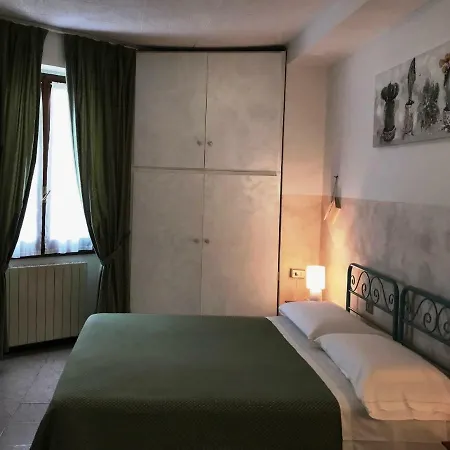 Calianna Laveno-Mombello